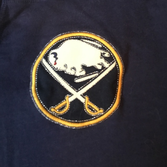 🔥Buffalo Sabres CCM NHL Longsleeve tshirt size medium🔥 - Picture 2 of 3